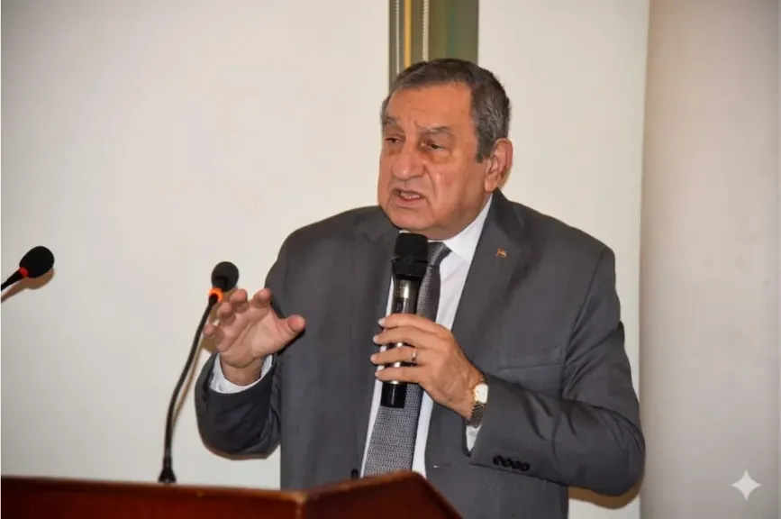 الدكتور عصام شرف