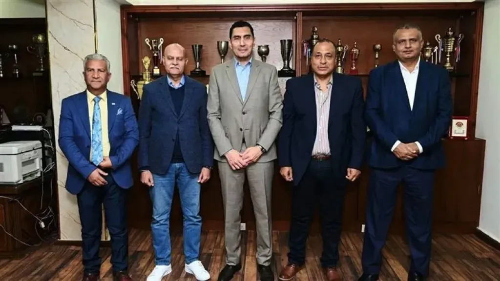 جوهر نبيل وزير الشباب والرياضه