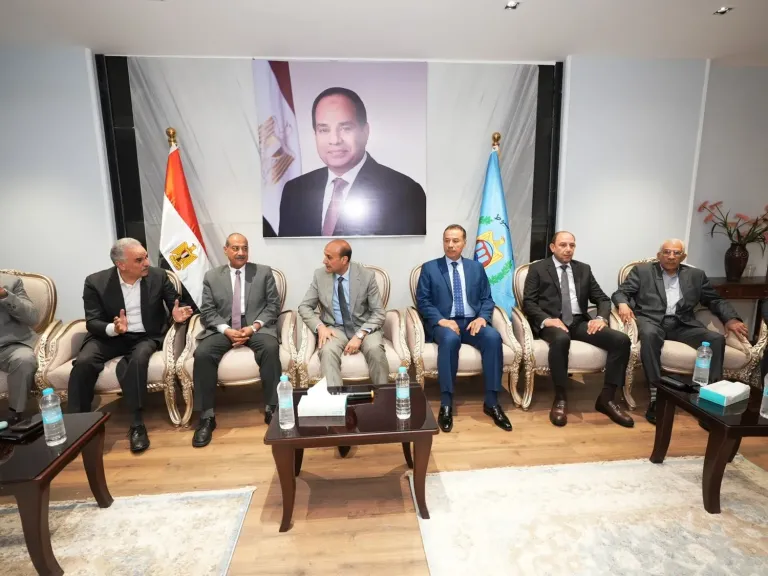 جانب من التهنئة 