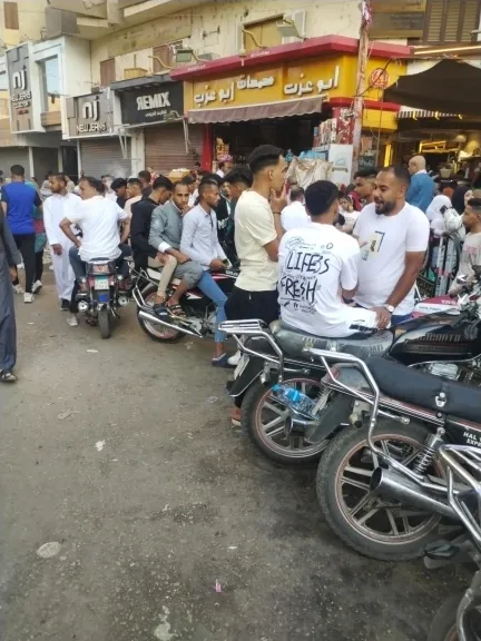 جانب من متابعه 