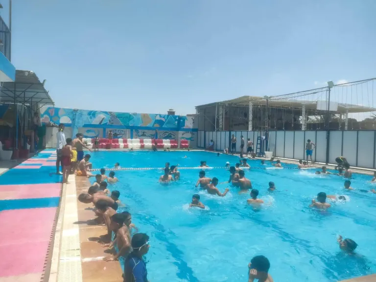 حمام سباحه 