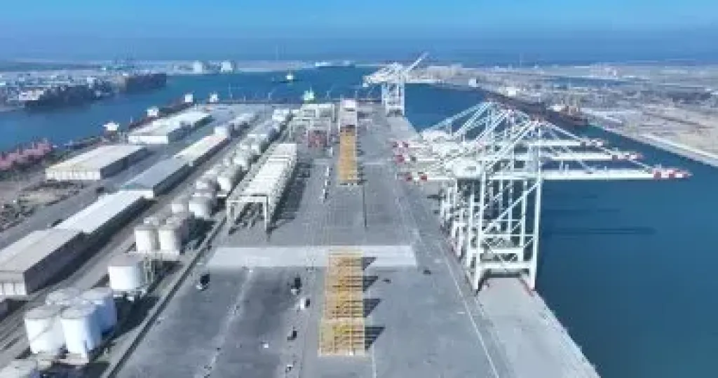 ميناء 