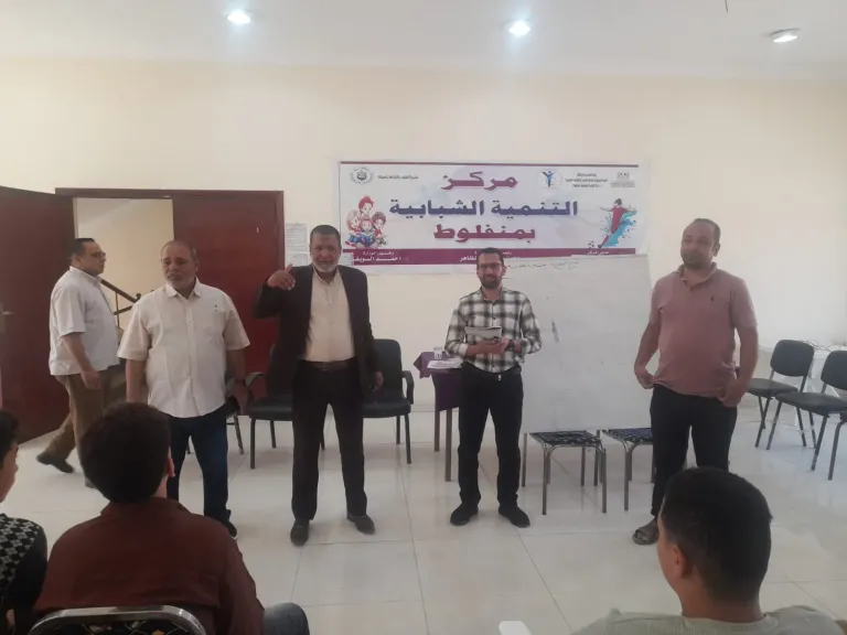 جانب من متابعه 