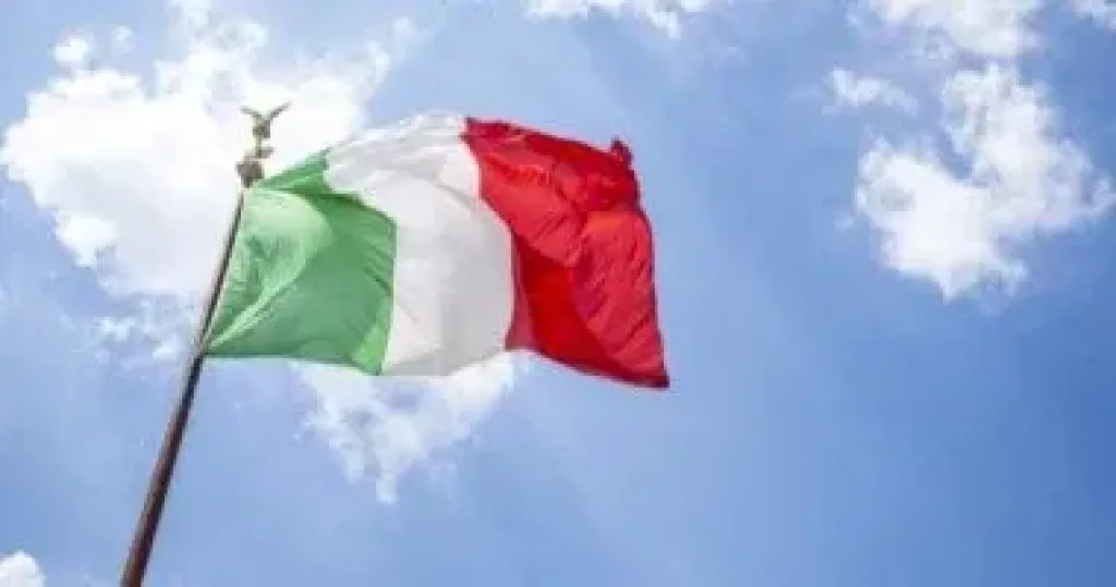 إيطاليا 