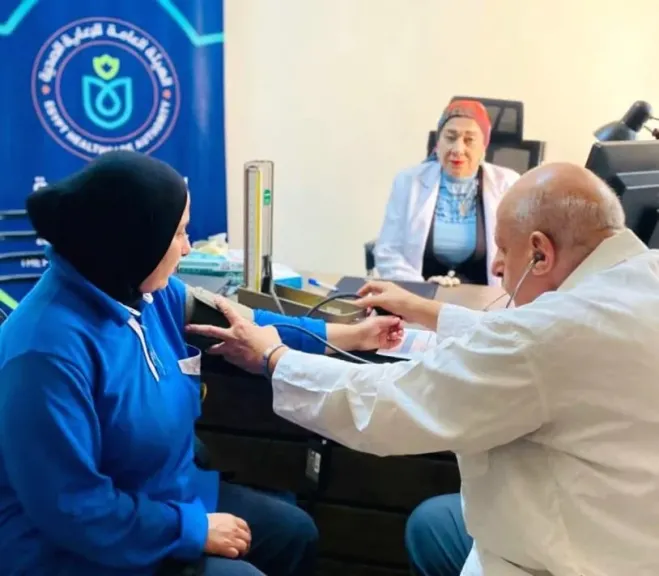 الرعاية الصحية: خدمات متكاملة لـ600 ألف عامل بـ3300 منشأة ضمن التأمين الصحي الشامل
