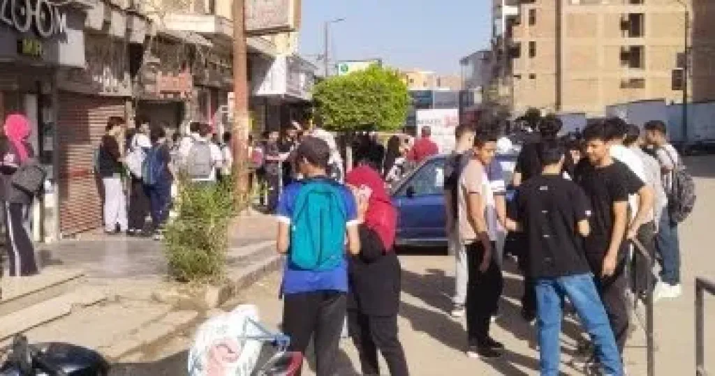 طلاب الشهادة الإعدادية