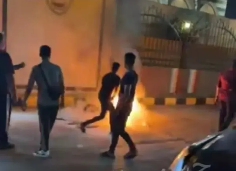 جانب من الحريق 