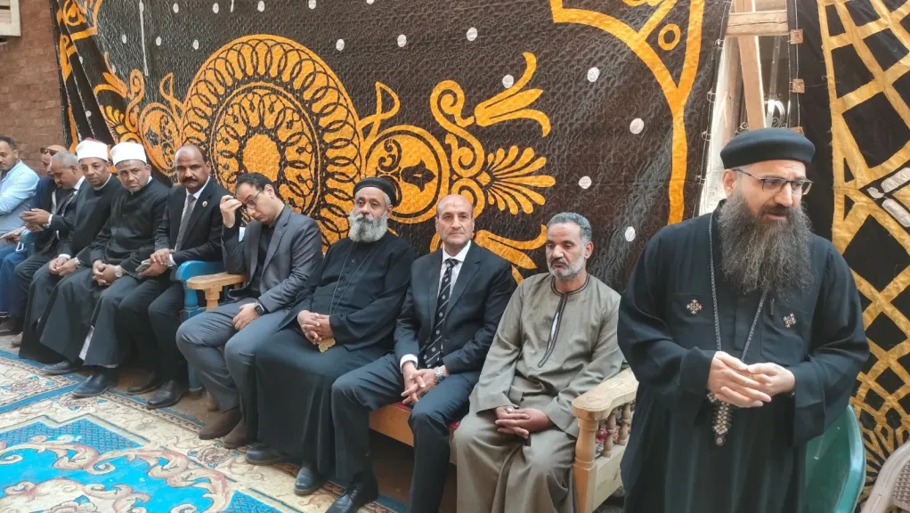 جانب من متابعه 