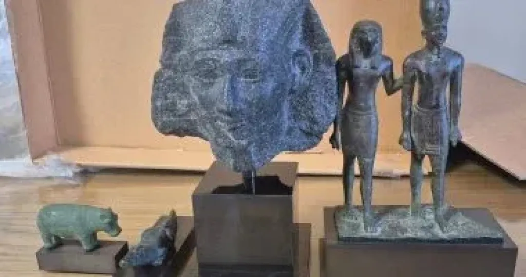 قطع أثرية مصرية نادرة