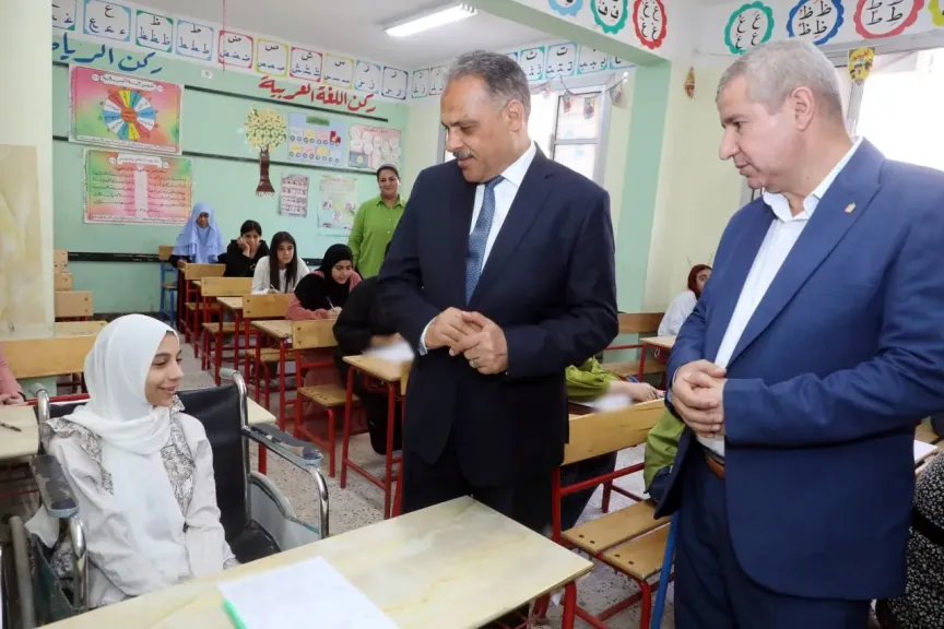 جانب من تفقد الامتحانات 