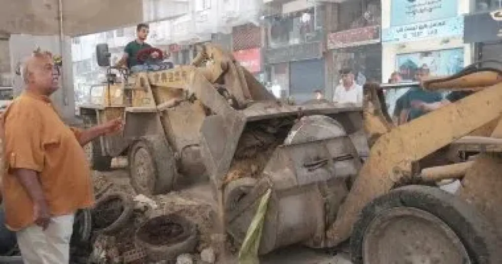 رفع الأكشاك المخالفة والتعديات خلال حملات فى بولاق الدكرور