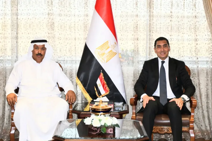 وزير الشباب مع رئيس الأتحاد المصري للهجن