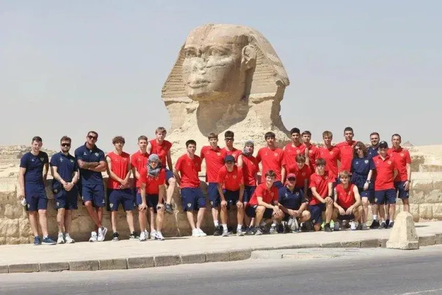 منتخب شباب روسيا يزور الأهرامات  