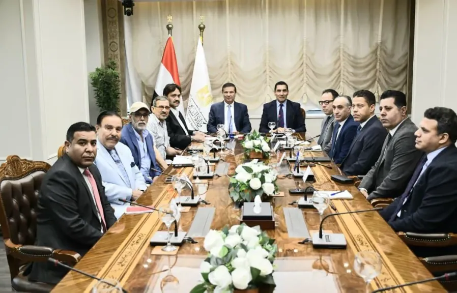 وزيرا الزراعة والرياضة يلتقيان مسؤولي الهيئة العامة لسباق الخيل