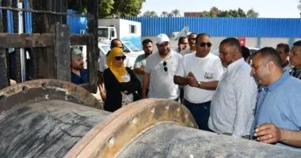 رئيس مياه الجيزة يتفقد الورشة العمومية