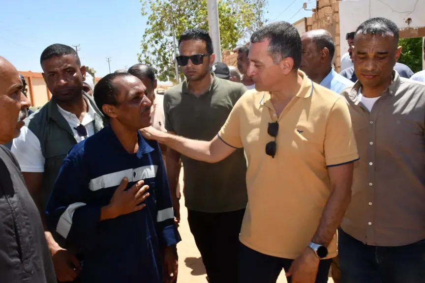 محافظ أسوان يتفقد قرية بشاير الخير