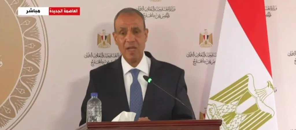 د. بدر عبد العاطي وزير الخارجية والتعاون الدولي والمصريين بالخارج