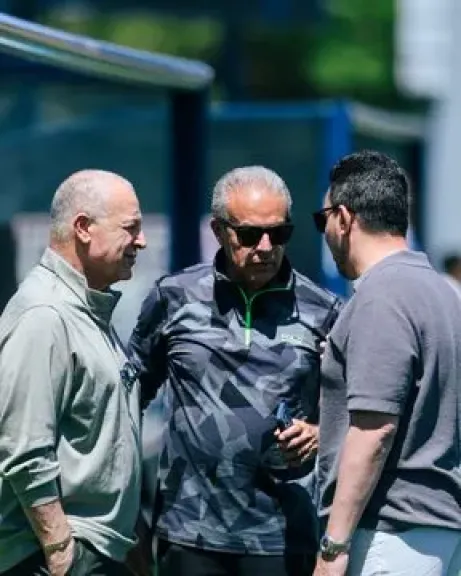 أبو ريدة وأبو زهرة يصلان إلى معسكر منتخب مصر  