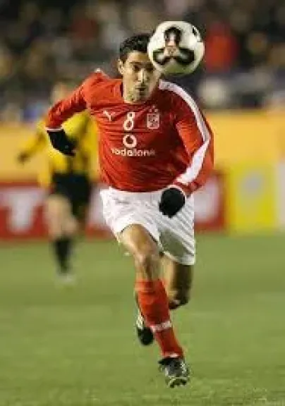 محمد بركاتنجم الأهلي السابق
