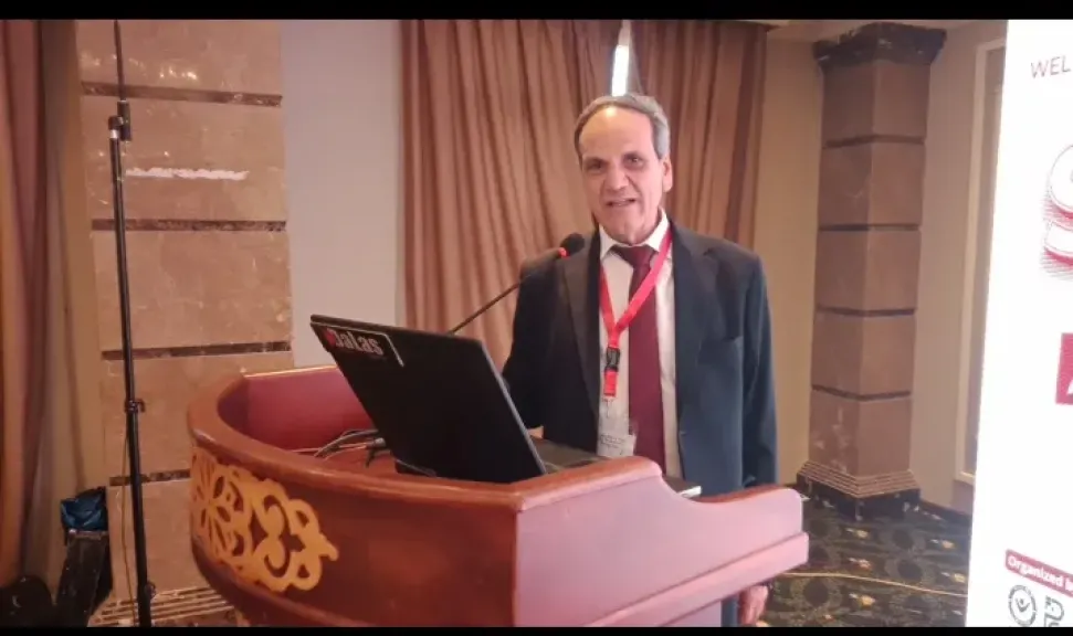 الاستاذ الدكتور عزت مصطفى رئبس الرابطة 