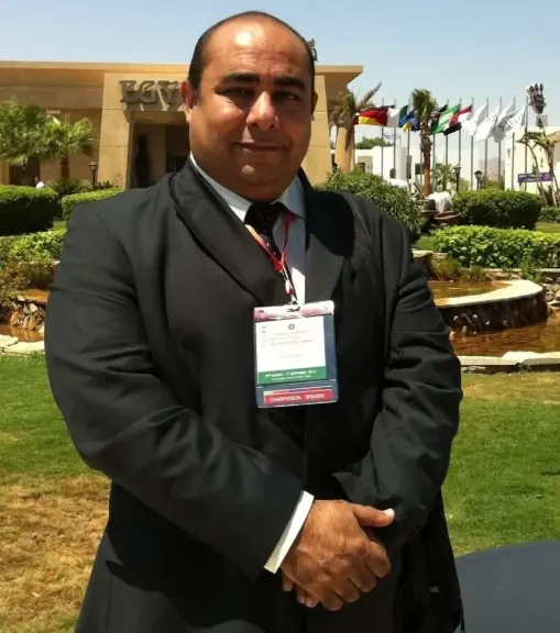 الأستاذ الدكتور رضا سعد عز   أستاذ جراحات الجهاز الهضمي العلوي -طب عين شمس