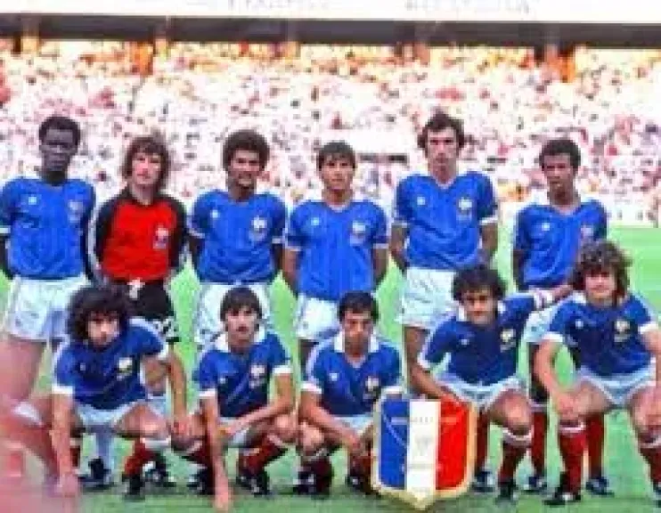 منتخب فرنسا 82