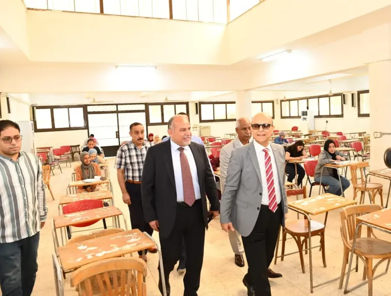 جانب من متابعه 
