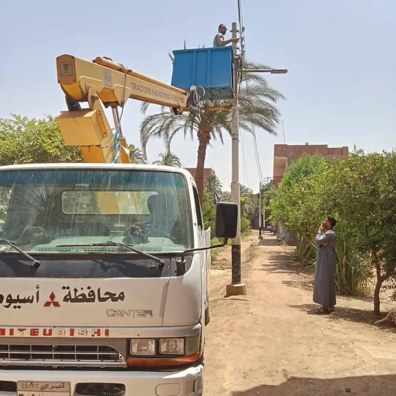 جانب من متابعه 