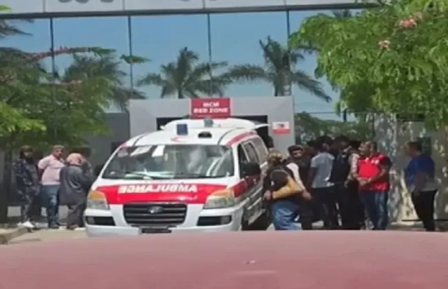 جثمان الفنان محمد مرزبان يغادر مستشفى ابوخليفة