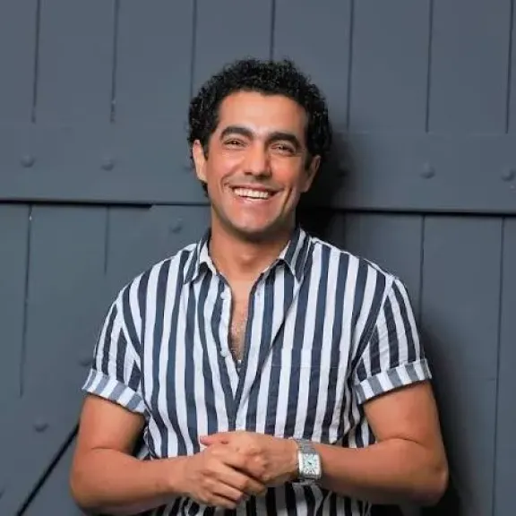 النجم محمد عادل