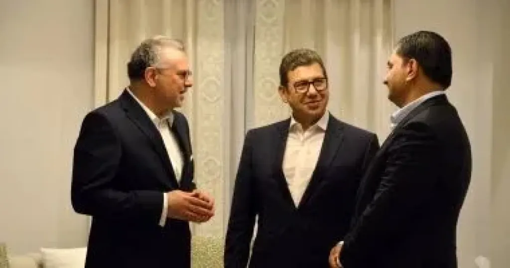 السيد رئيس المخابرات العامة مع رئيس حكومة الوحدة الوطنية