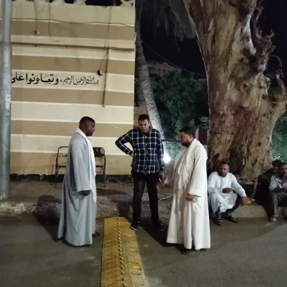 جانب من متابعه 