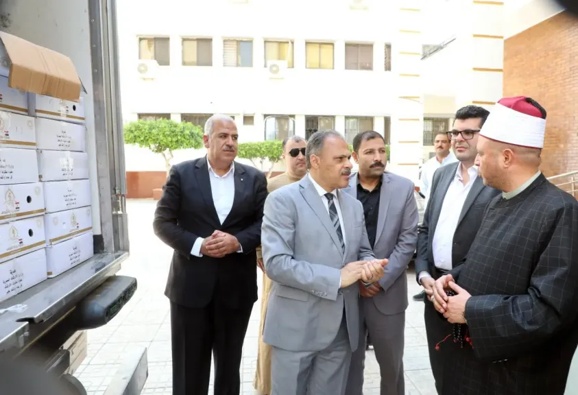 جانب من توزيع لحوم الصكوك