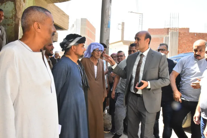 جانب من متابعه 