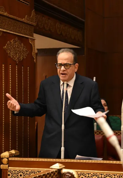 النائب طارق عبد العزيز