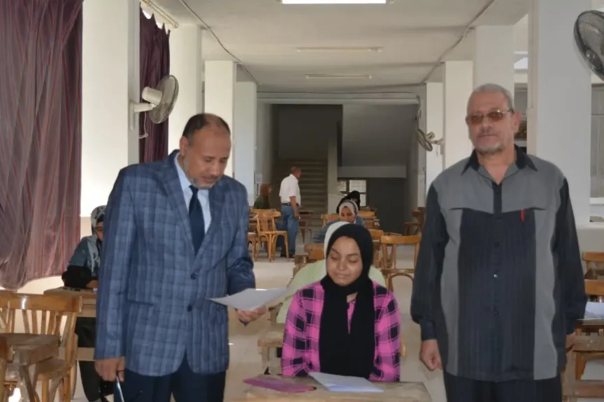 جانب من متابعه 