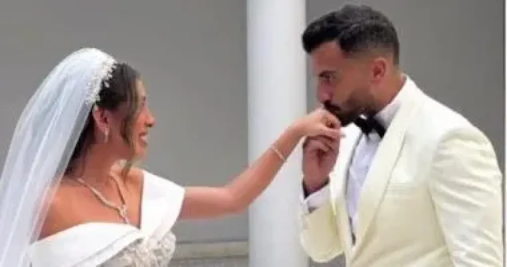   منه القيعي وزوجها