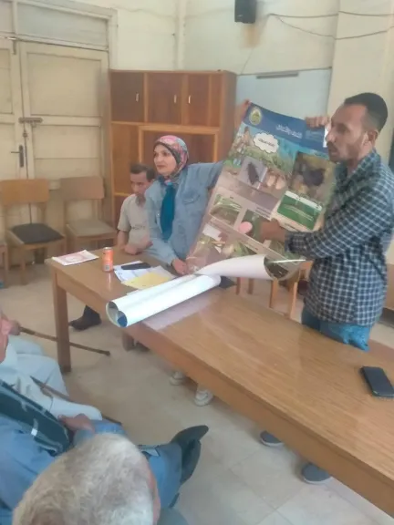 جانب من متابعه 