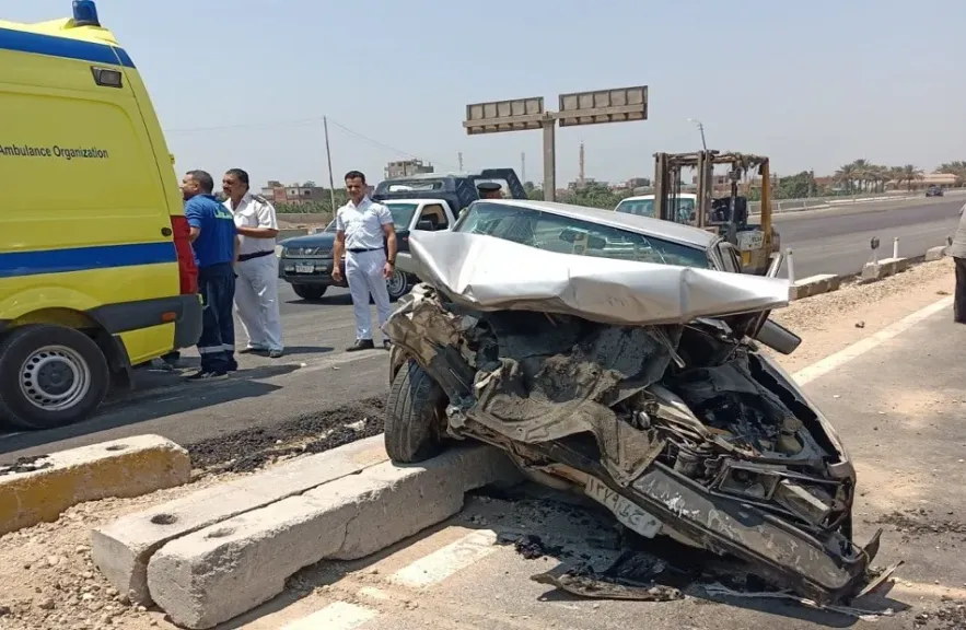 مصرع مهندس شاب إثر حادث اصطدام سيارتين