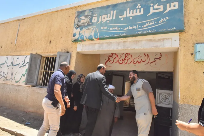 جانب من متابعه 
