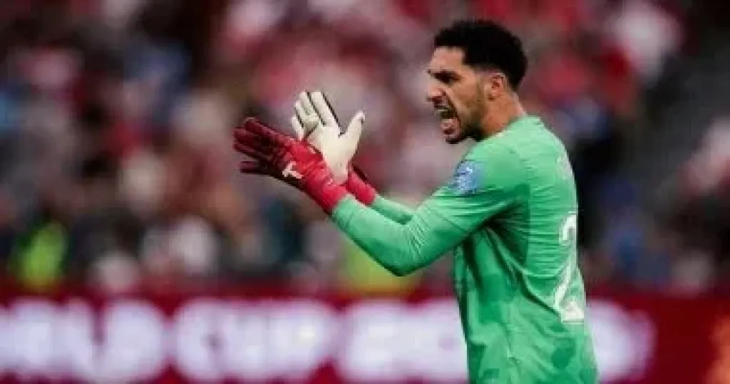مصطفى شوبير حارس الأهلى ومنتخب مصر