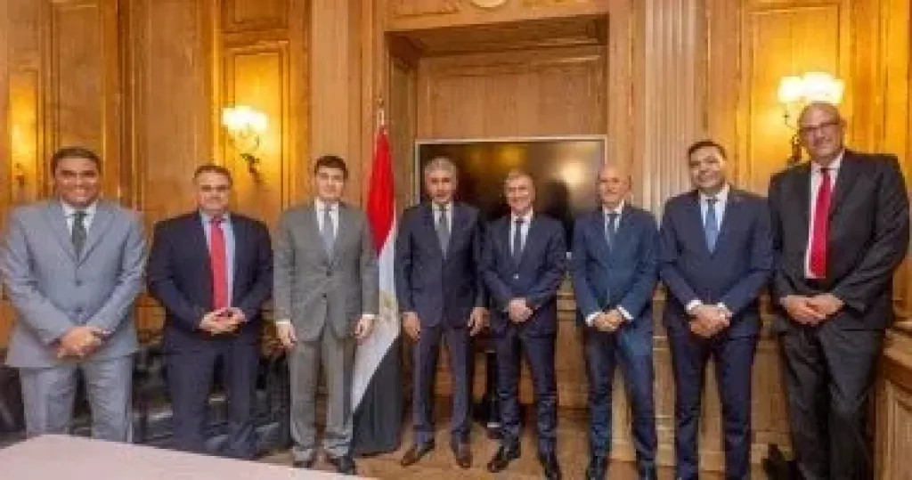 شريف فتحى وزير السياحة والآثار وجانب من اللقاء