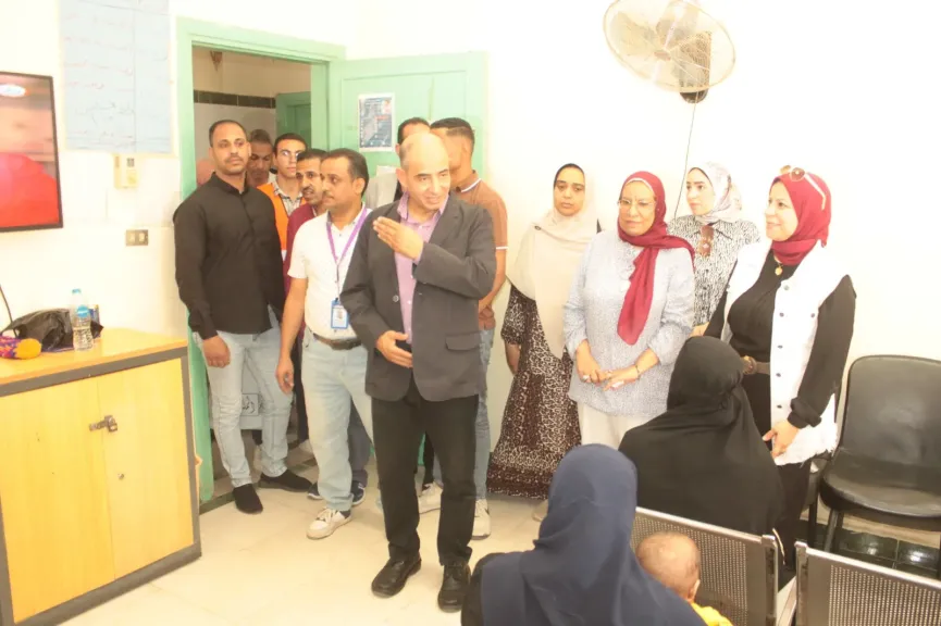 جانب من متابعه 