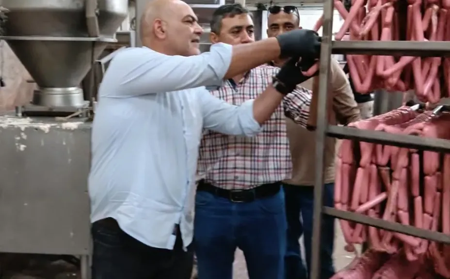 حملات مكثفة على المنشآت الغذائية والأسواق