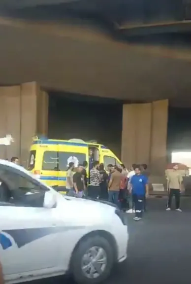 مصرع وإصابة 6 أشخاص إثر سقوط مقطورة محملة بالطوب على سيارة سوزوكى فى الوراق