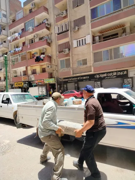 جانب من متابعه 