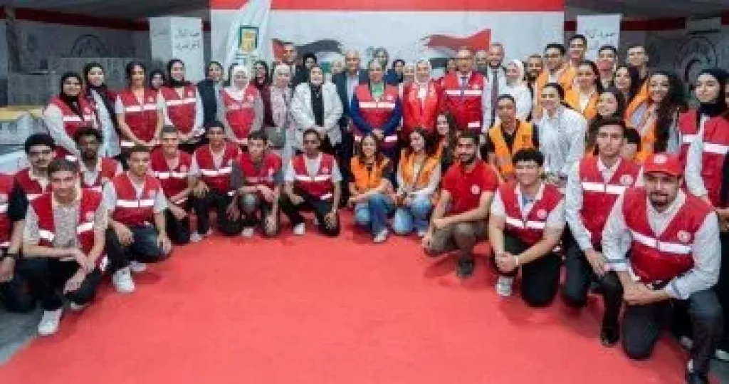 الهلال الأحمر يشارك في مبادرة من المرأة المصرية إلى شقيقتها الفلسطينية