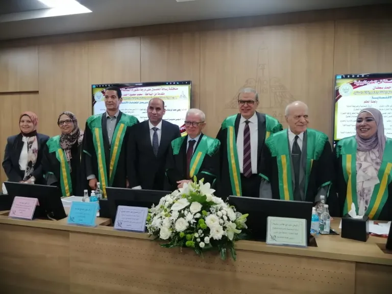 خلال المناقشة