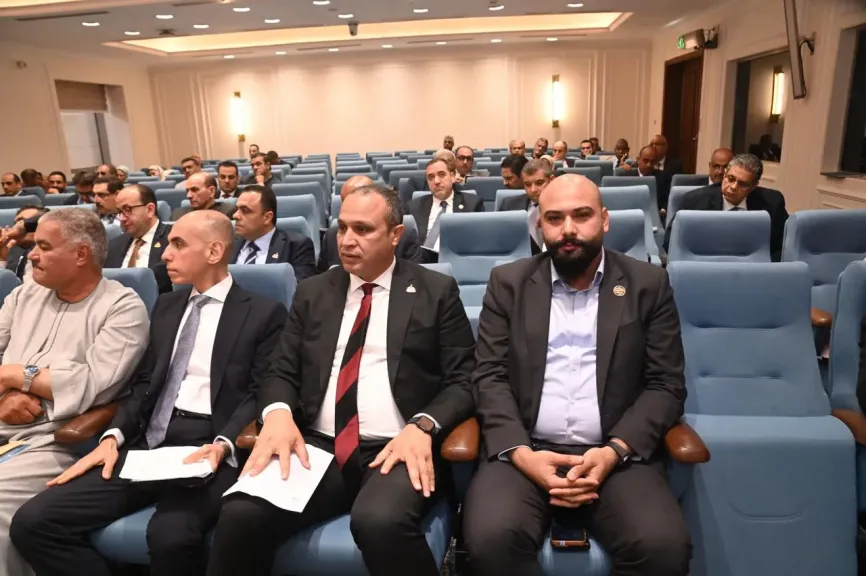 جانب من الاجتماع 