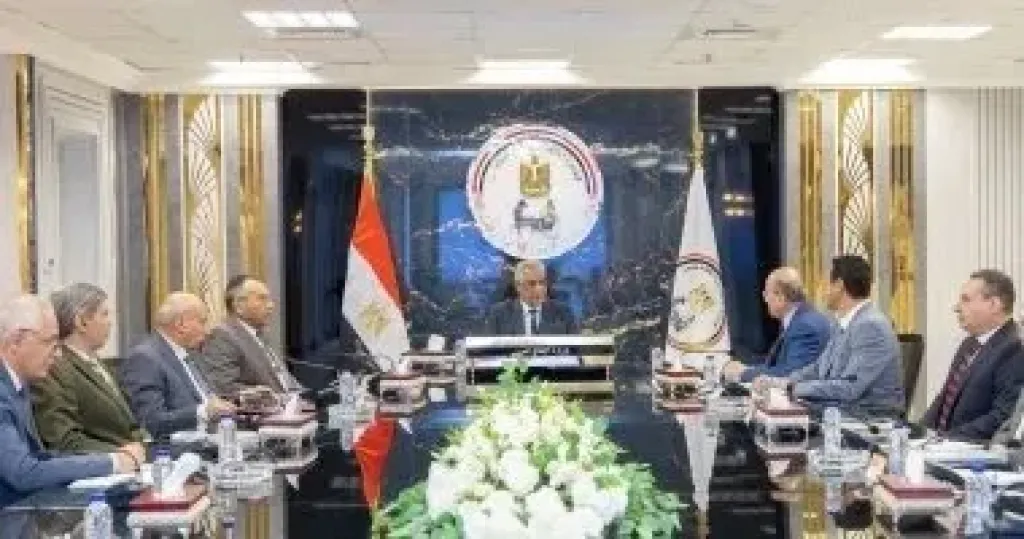 "جمبلاط" يتابع الموقف التنفيذي لمشروع تطوير مراكز تجميع الألبان